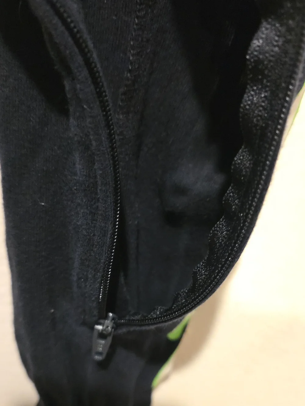 Old Navy Black Glow Skeleton One-Piece Pajamas 4 T Glow In The Dark